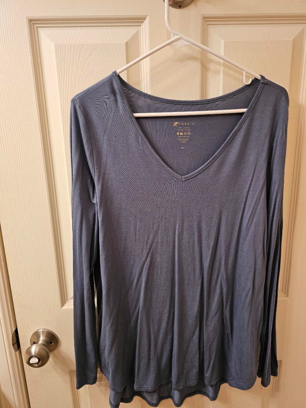 NWT Fornia Large Slate Blue V-Neck Blouse